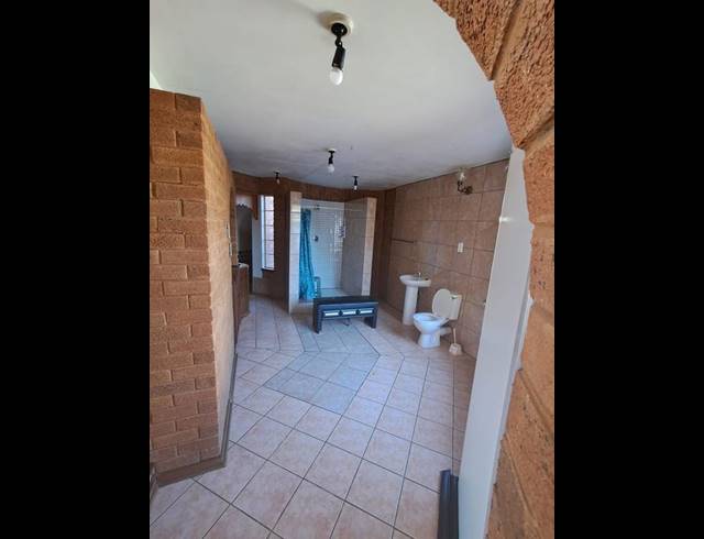 11 BEDROOM HOUSE FOR SALE IN POTCHEFSTROOM CENTRAL